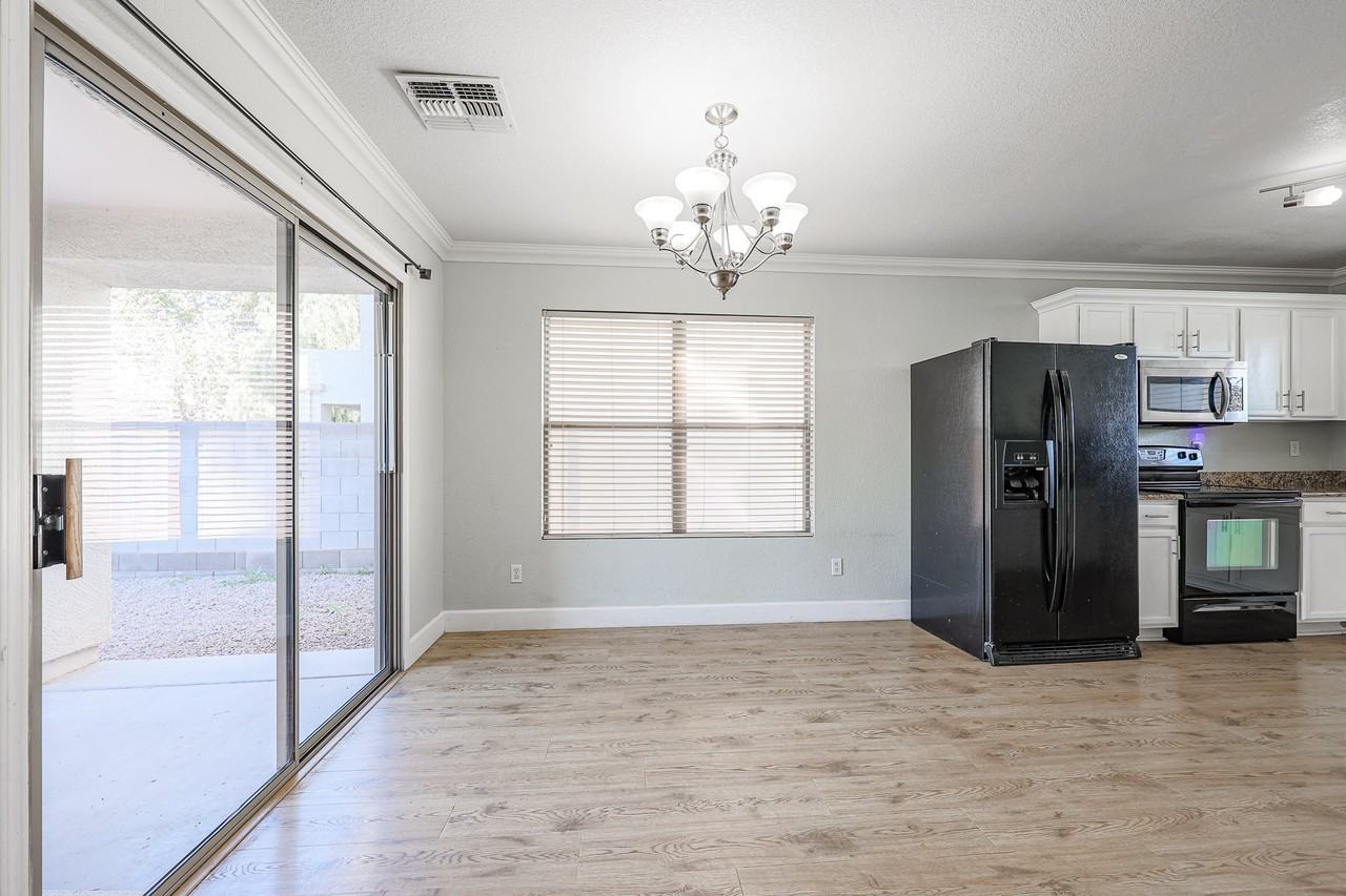 3668 E Orchid Ln - Photo 6 of 31