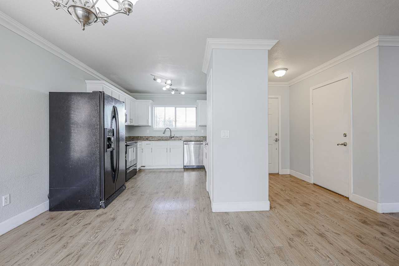 3668 E Orchid Ln - Photo 7 of 31