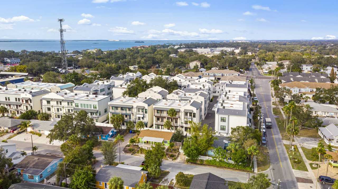 946 Highland Ave - Photo 6 of 38