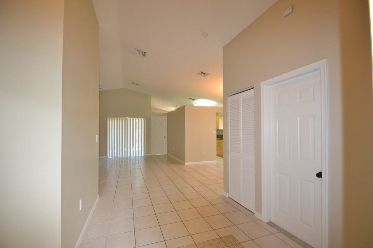 20481 Sw 1st St - Photo 3 of 16