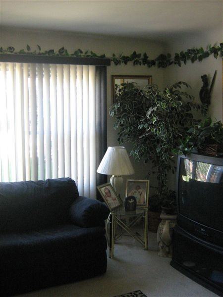 Huntington Manor - Photo 3 of 6