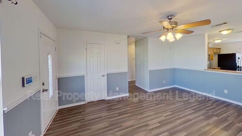 1614 S Montgomery St - Photo 5 of 24
