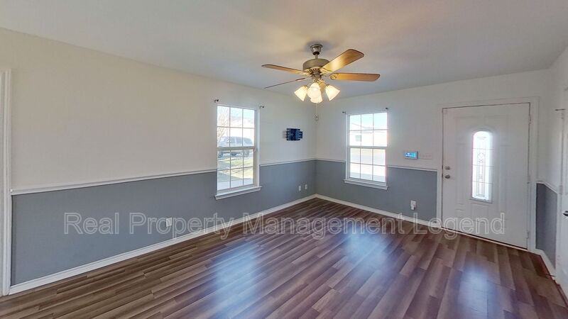 1614 S Montgomery St - Photo 6 of 24