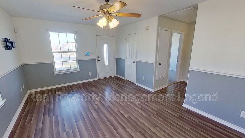 1614 S Montgomery St - Photo 7 of 24