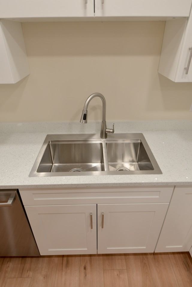 6197 Sherbrooke Street - Photo 3 of 18