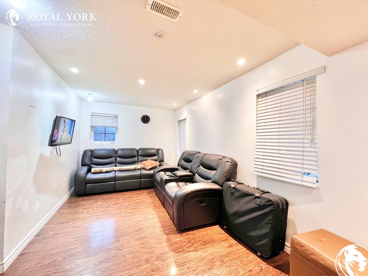 56 Chant Cres #2 - Photo 2 of 15