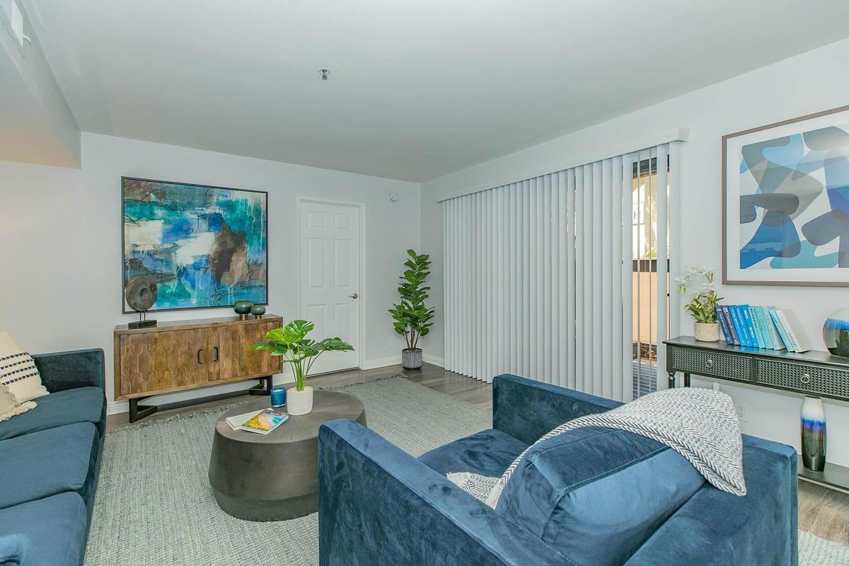 850 N Center Ave - Photo 2 of 50