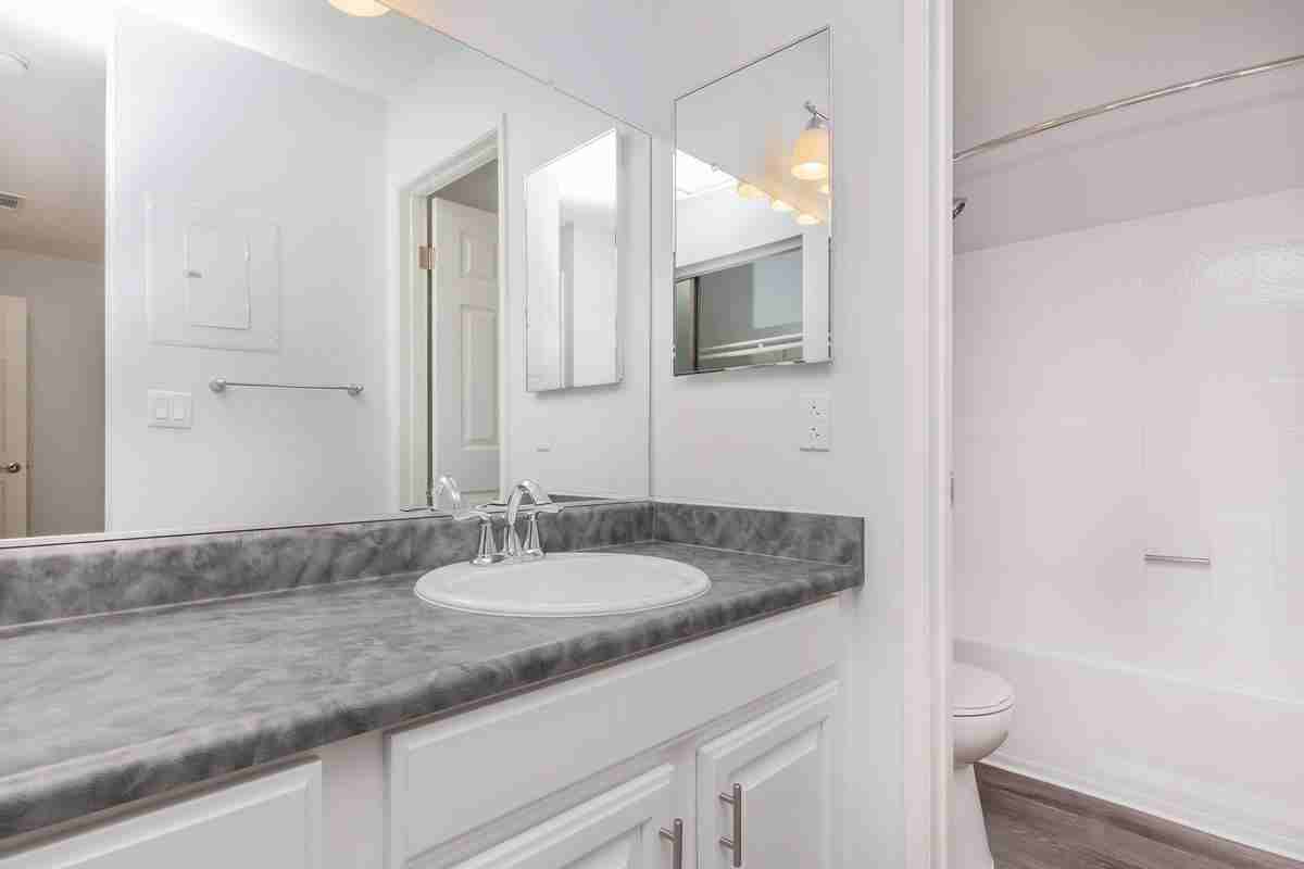 850 N Center Ave - Photo 6 of 11