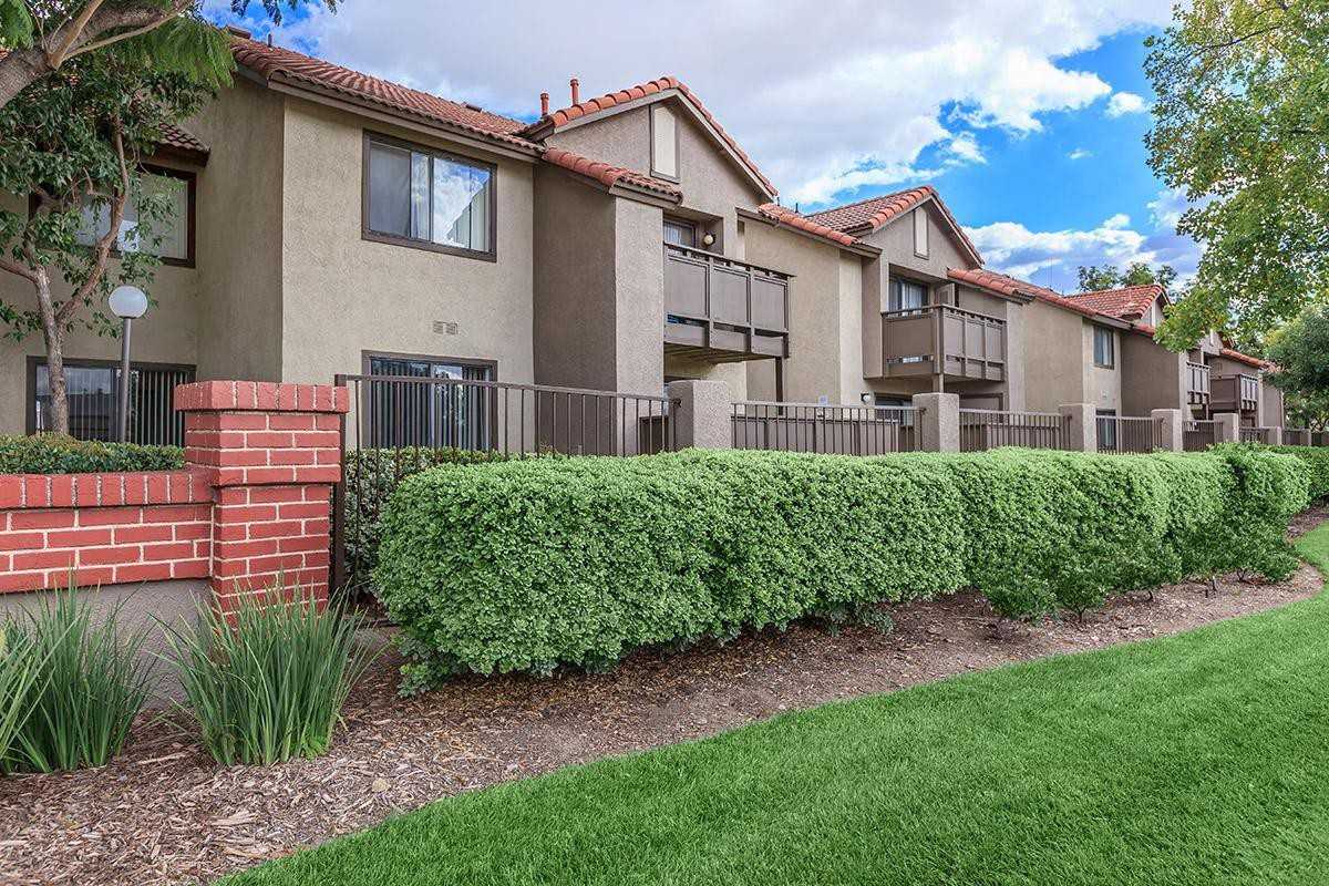 850 N Center Ave - Photo 3 of 50