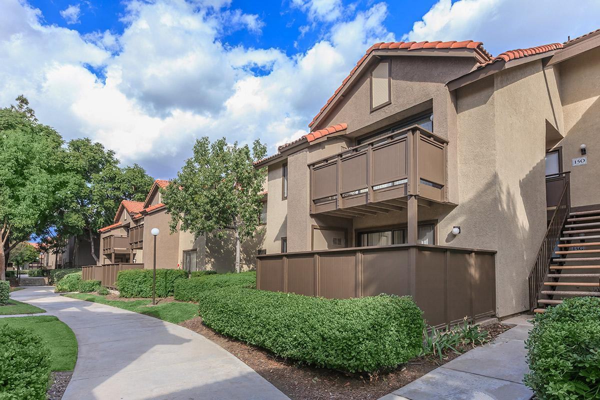 850 N Center Ave - Photo 4 of 50