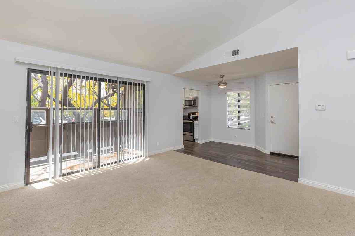 850 N Center Ave - Photo 3 of 50