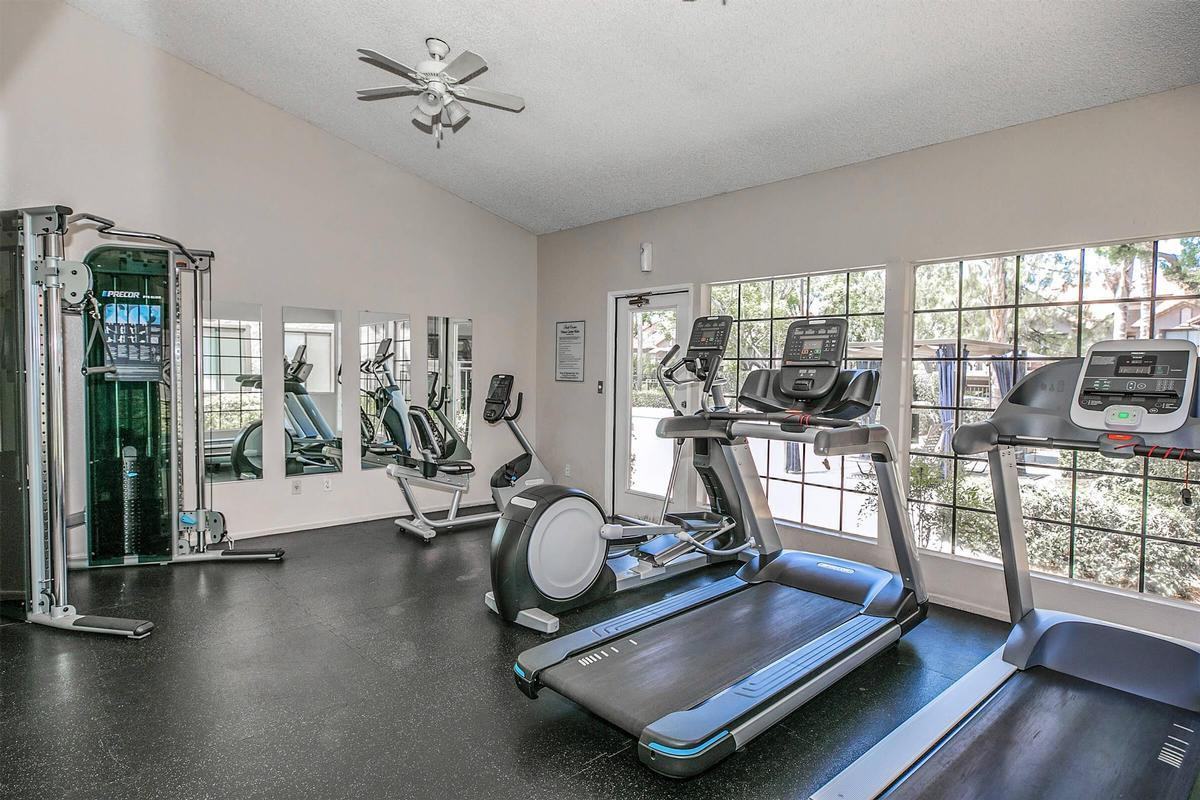 850 N Center Ave - Photo 6 of 50