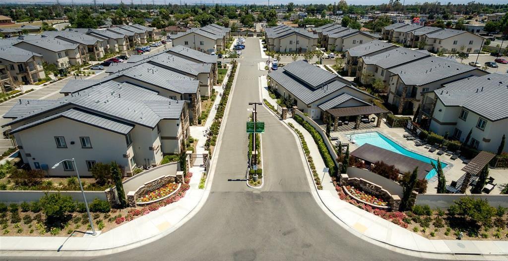 2600 Sablewood Dr - Photo 4 of 39