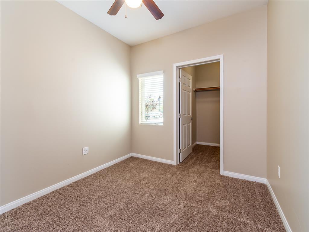 2600 Sablewood Dr - Photo 5 of 39