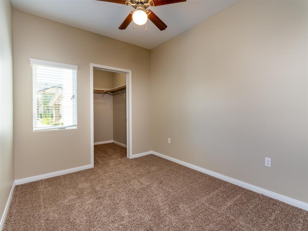 2600 Sablewood Dr - Photo 6 of 39