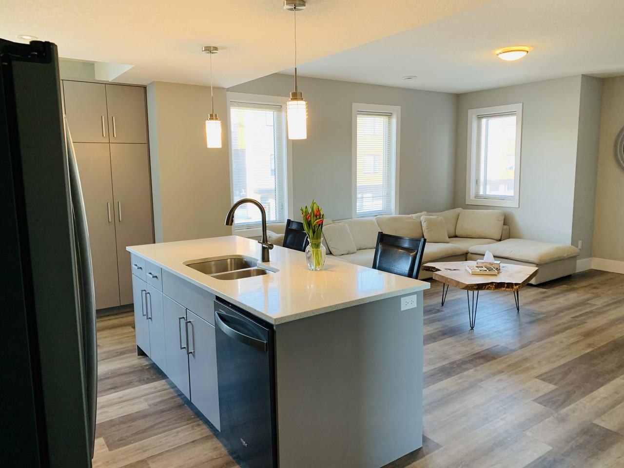 54 Bridge Street West - Photo 2 of 21