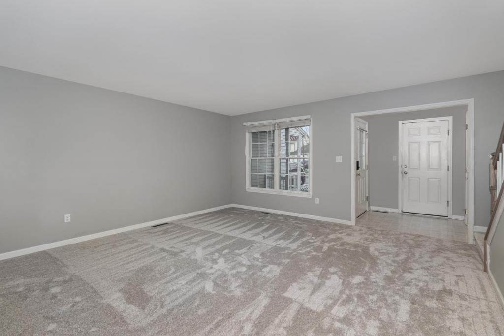 57 Nottingham Dr - Photo 4 of 25