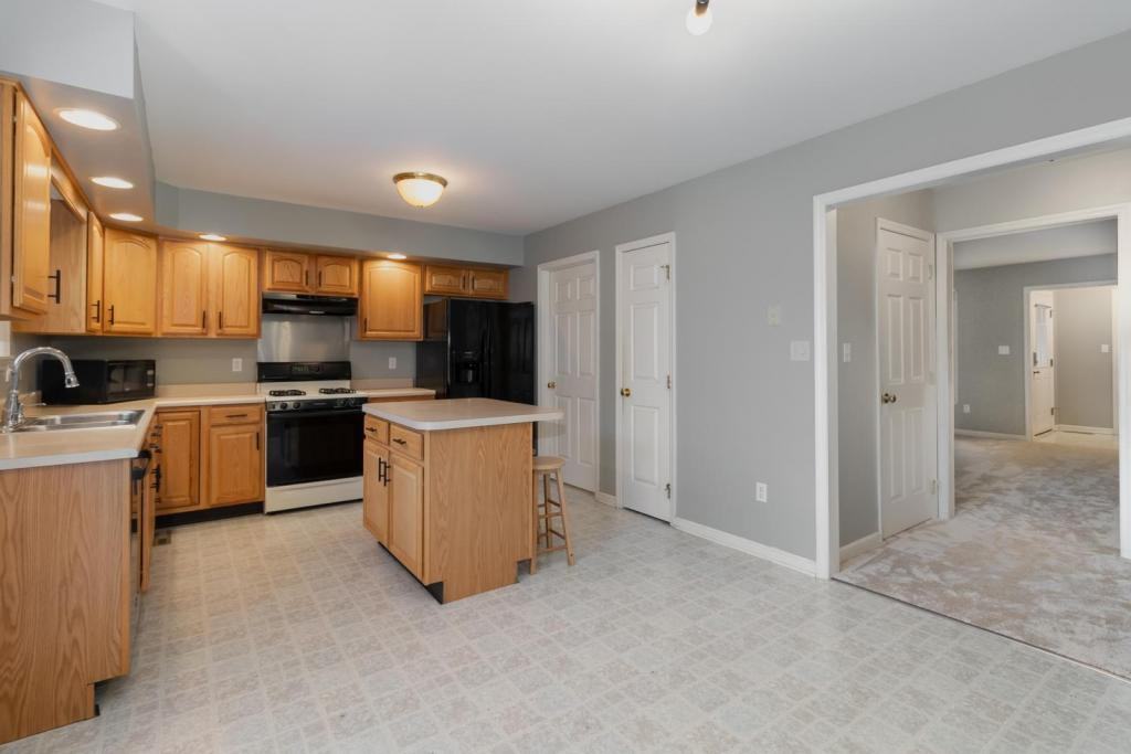 57 Nottingham Dr - Photo 7 of 25