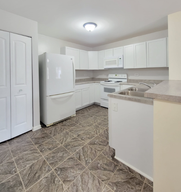 207 Silverstone Dr - Photo 3 of 11