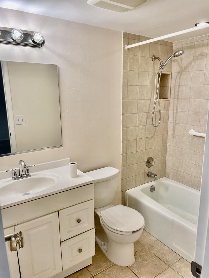 6753 Lake Mcgregor Cir Apt A #1 - Photo 6 of 20