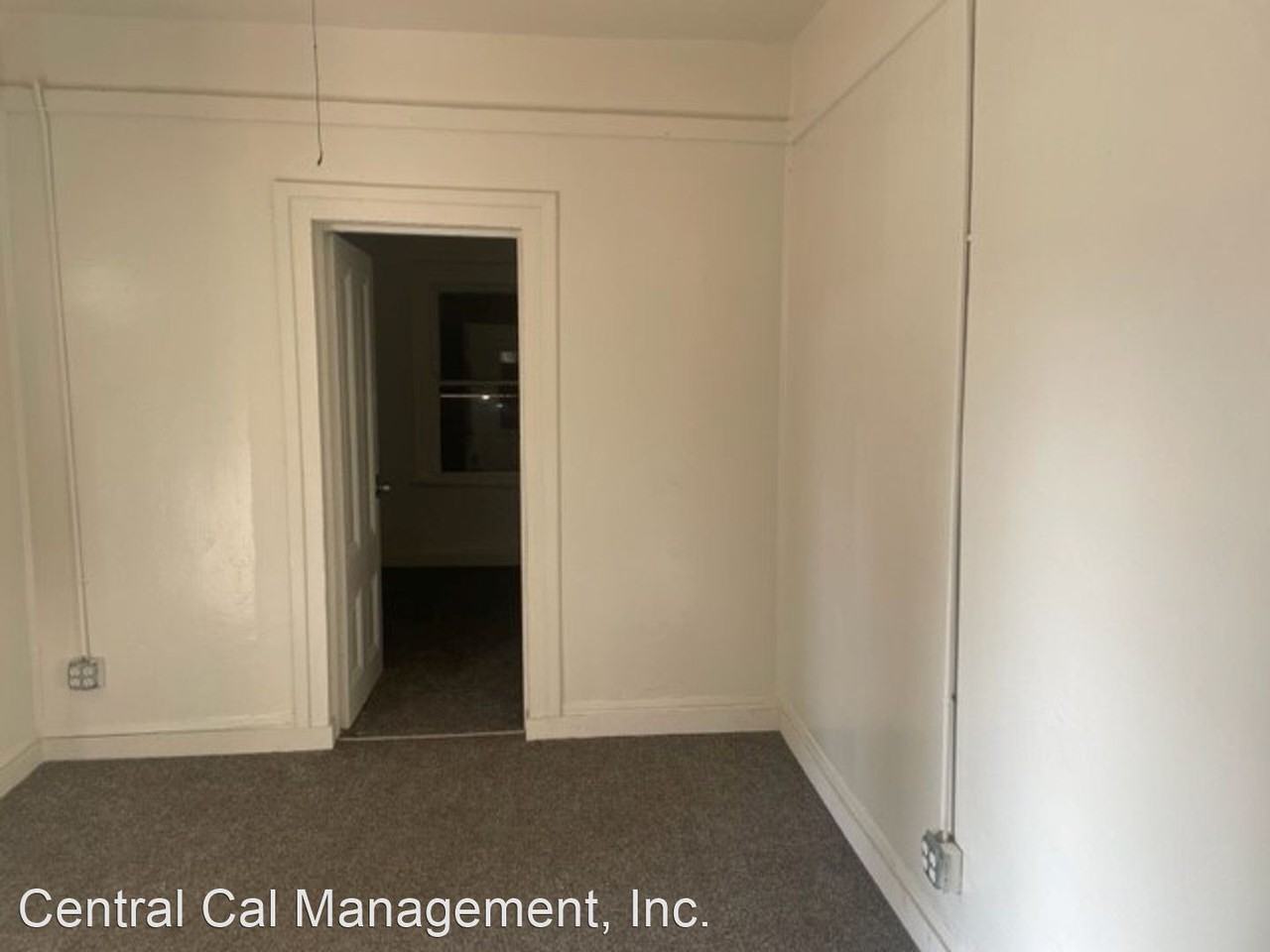 720 E 10th St - Photo 3 of 7