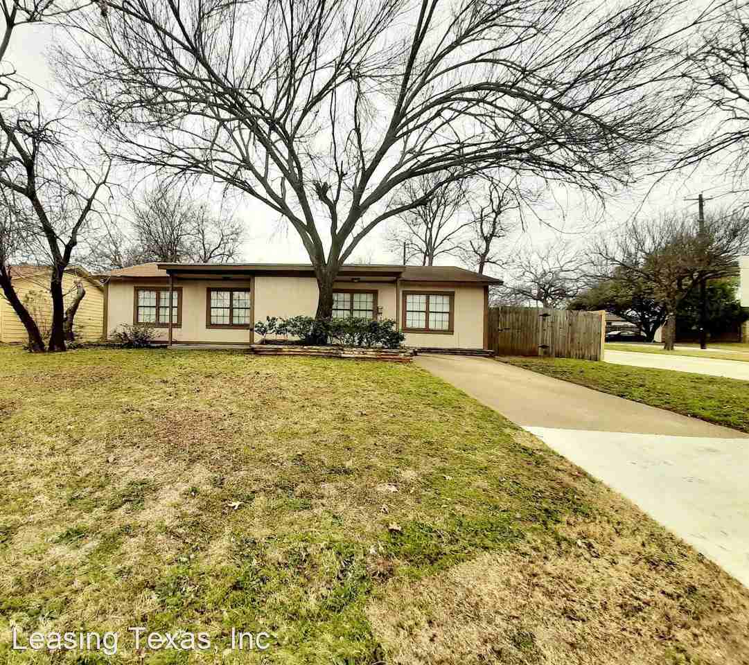 1015 Blanco Dr - Photo 2 of 21