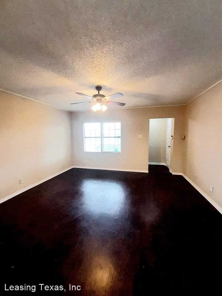 1015 Blanco Dr - Photo 3 of 21