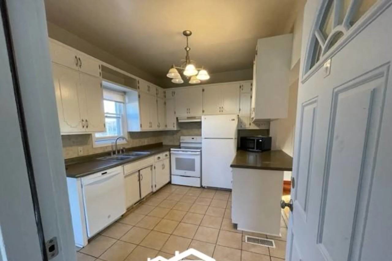 325 Riverside Ave N - Photo 3 of 22