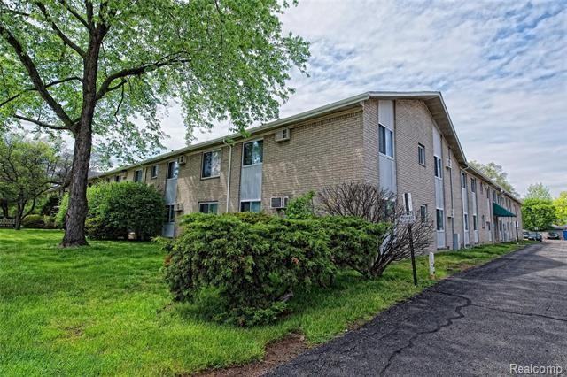 12800 W 9 Mile Rd - Photo 4 of 46