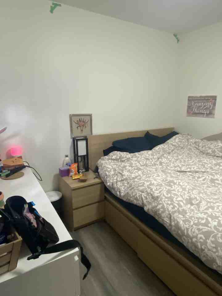 323 Scholfield Avenue South #1 - Photo 6 of 20