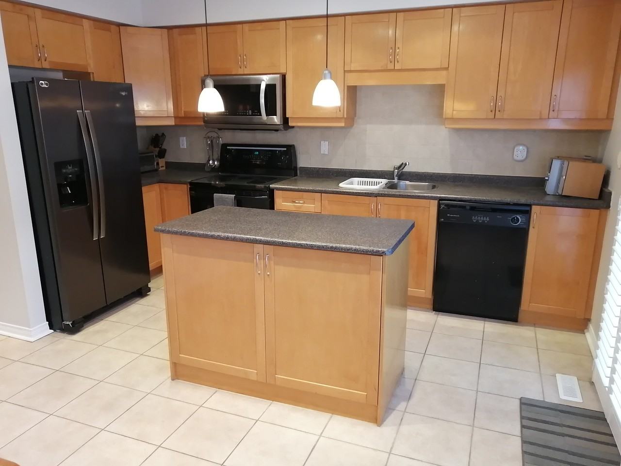 9 Silver Linden Drive - Photo 2 of 35