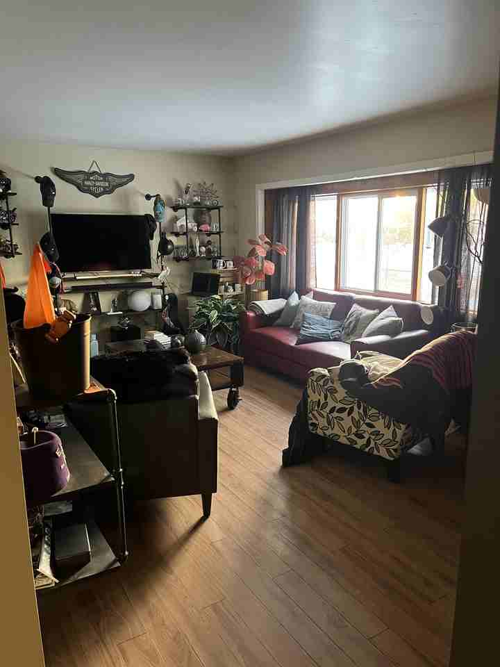 9415 79 Street Northwest - Photo 3 of 3