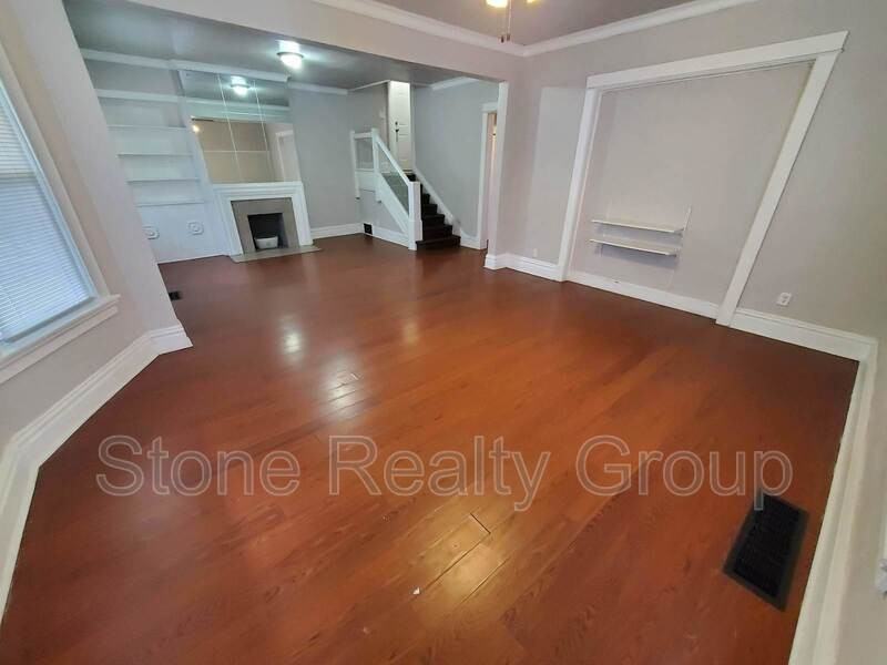 710 S 8th St - Photo 2 of 15