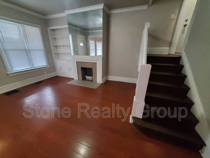 710 S 8th St - Photo 3 of 15