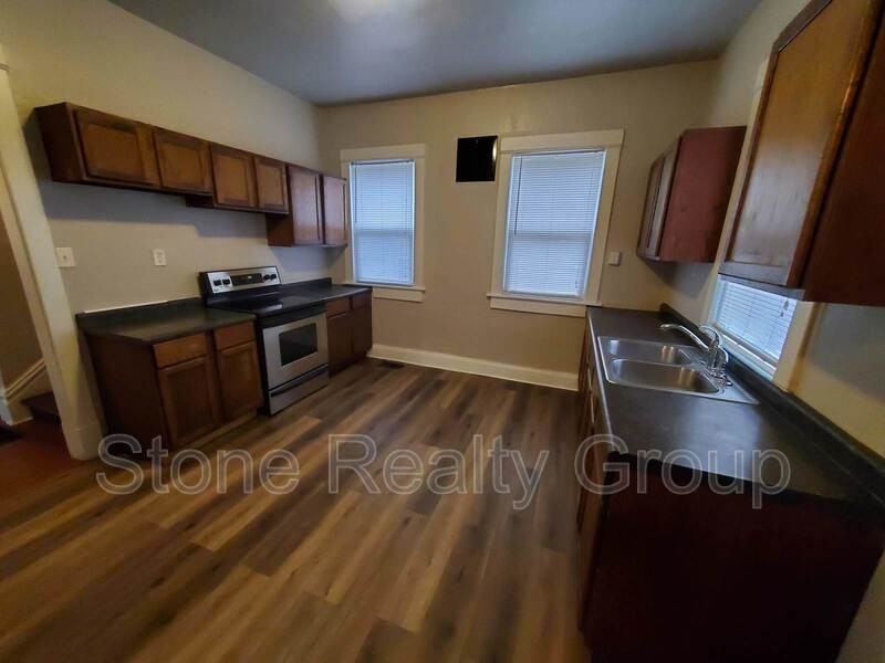 710 S 8th St - Photo 6 of 15