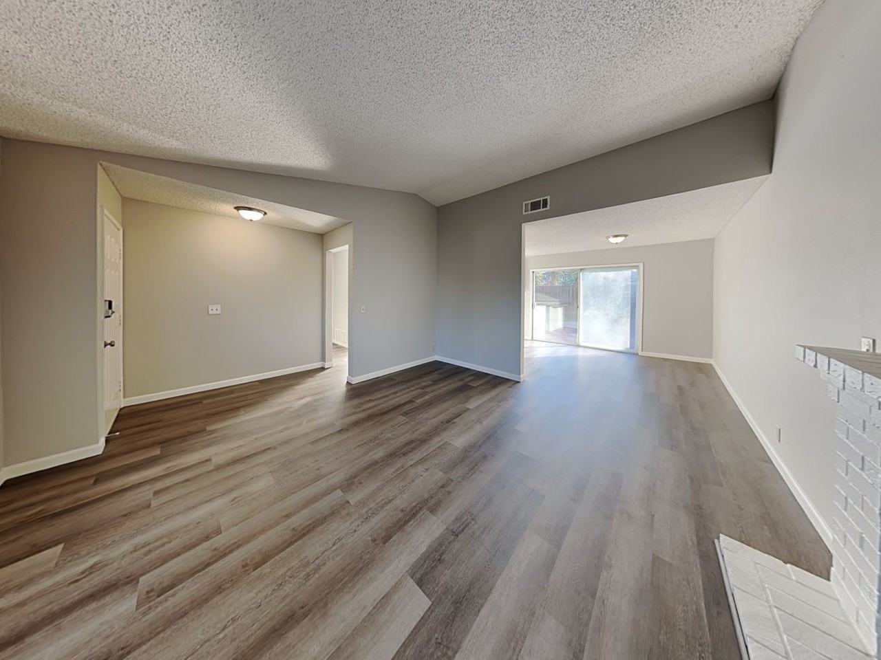 609 Crested Dr - Photo 3 of 19