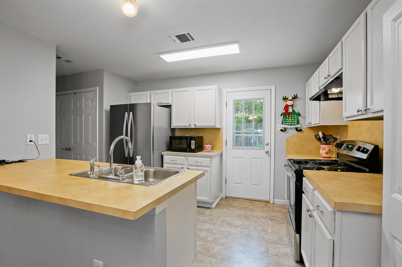 12867 Hazlewood Dr #1 - Photo 3 of 10