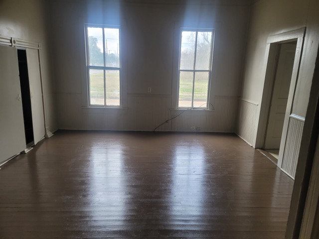 1430 Elliott St - Photo 3 of 6