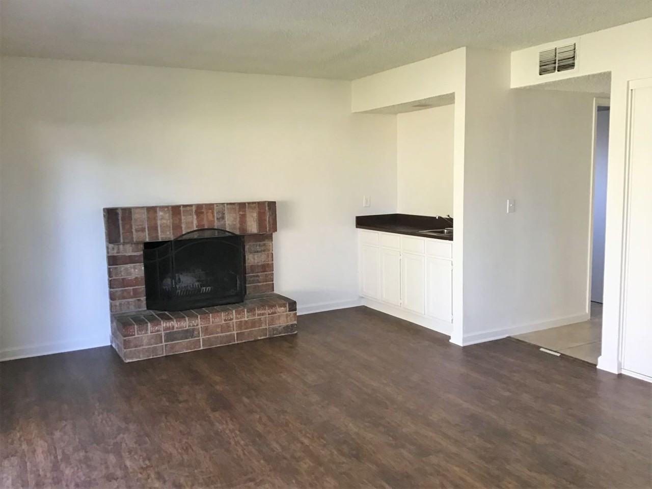 2883 Norcross Dr - Photo 2 of 16