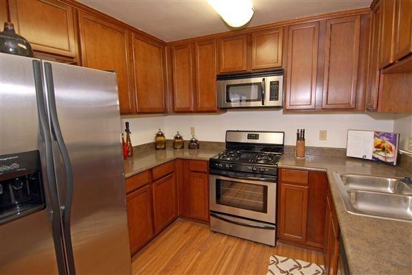 635 S Norton Ave - Photo 2 of 6