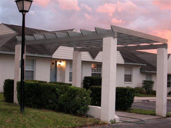 Oak Run Apartments 37703 Oak Run Cir, Zephyrhills, FL 33541 Zumper