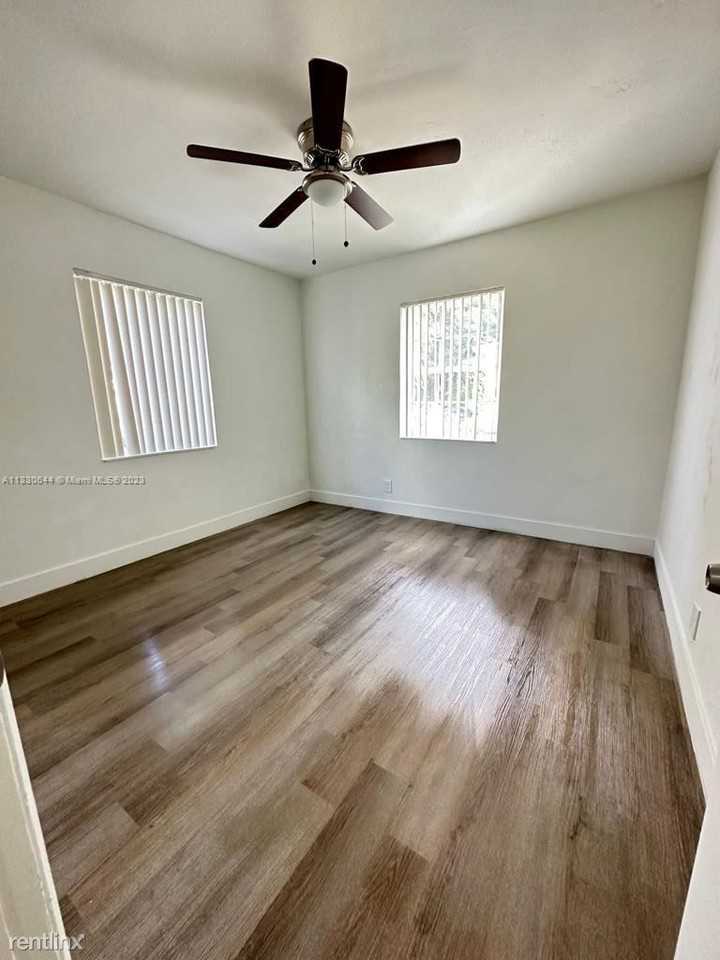 256 W 25th St #256 - Photo 3 of 10