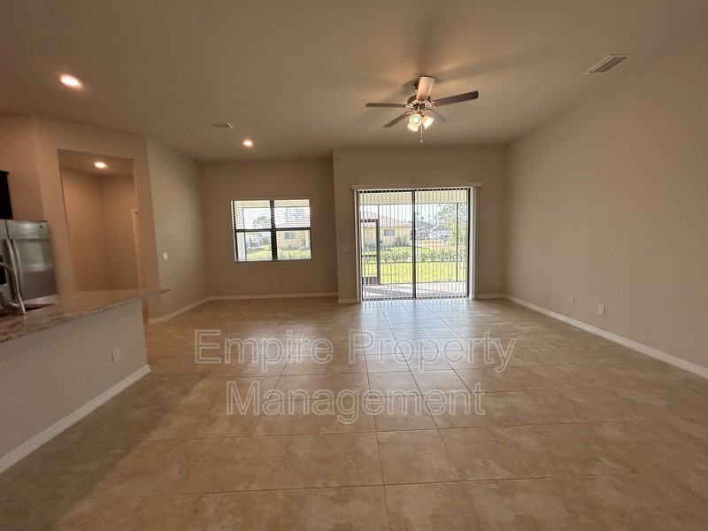 4128 Ne 21st Ave - Photo 2 of 14