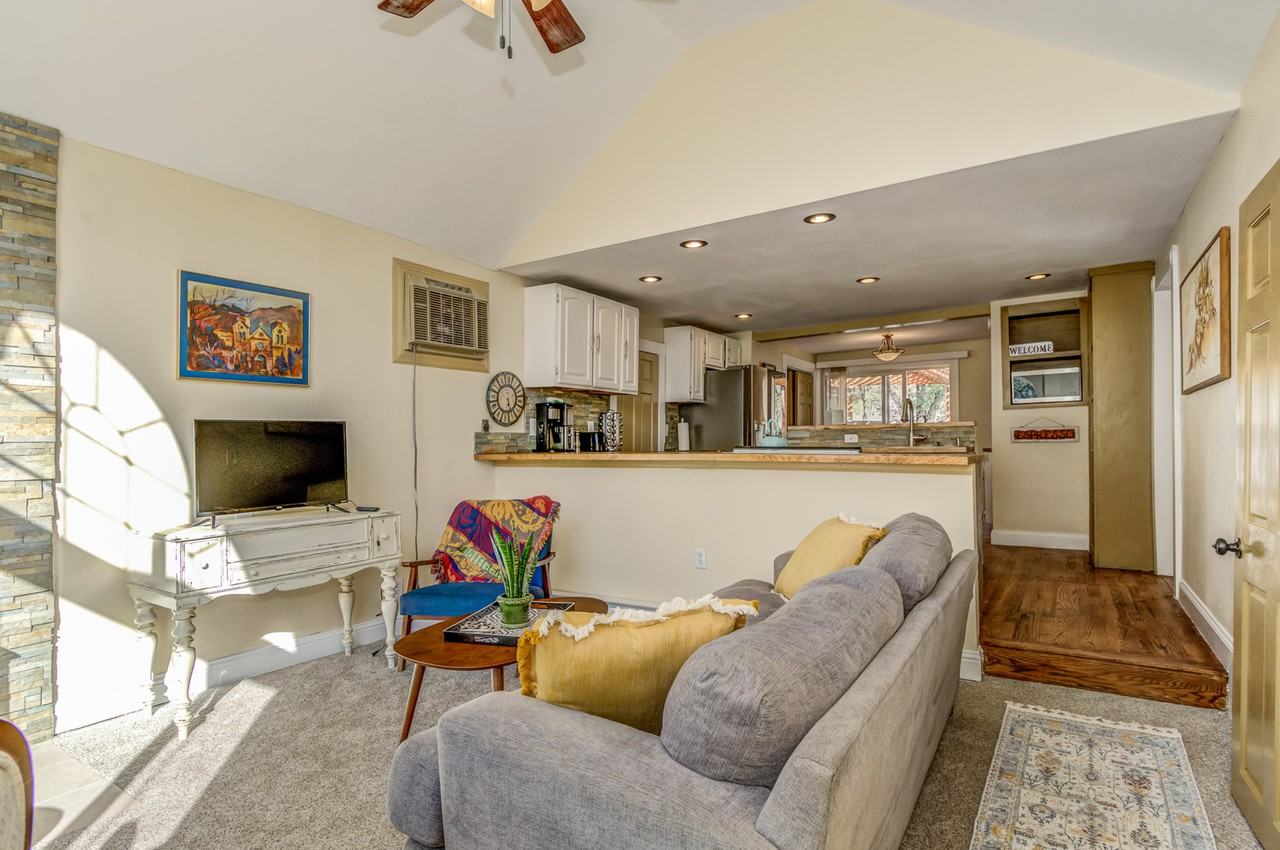 309 N 20th St #1 - Photo 2 of 8