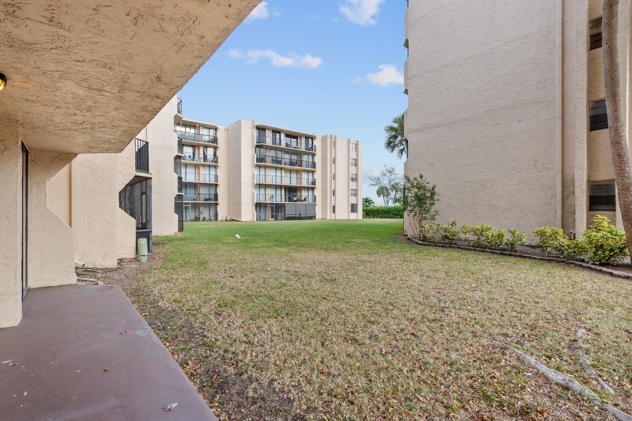 3550 Blue Lake Drive - Photo 6 of 23