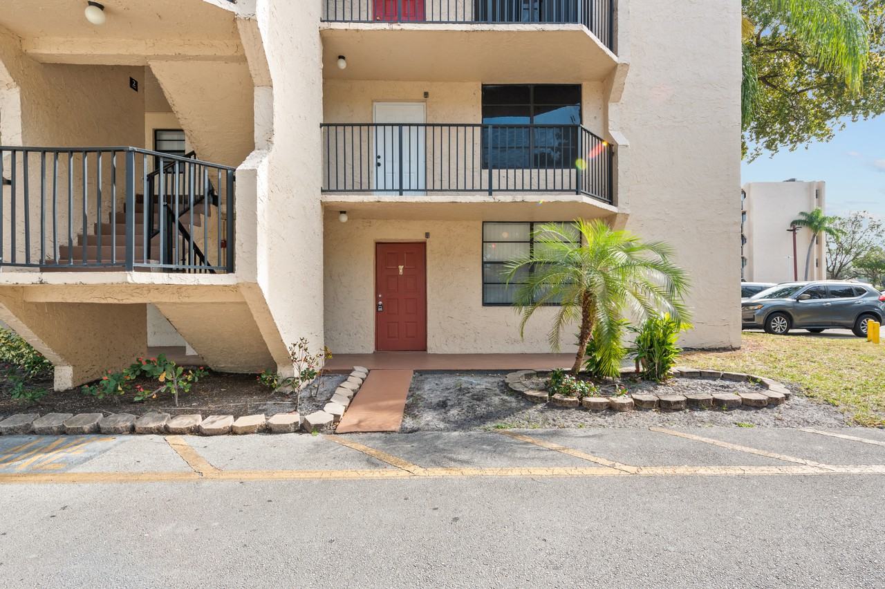 3550 Blue Lake Drive - Photo 4 of 23