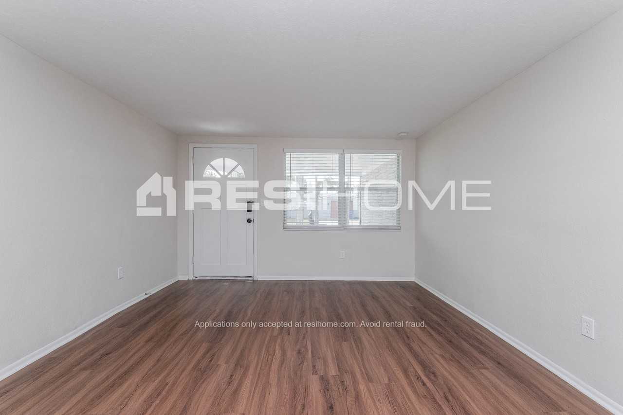 3339 Trask Dr - Photo 3 of 18