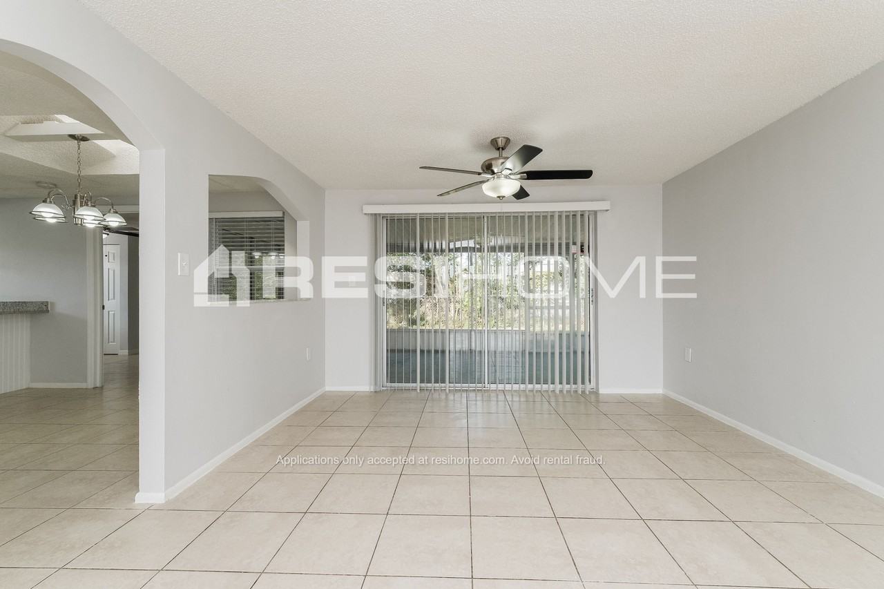 10210 Old Orchard Ln - Photo 3 of 18