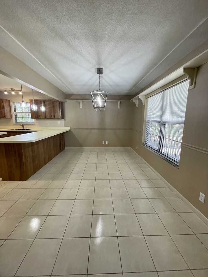 155 Se 36th Ter - Photo 2 of 13