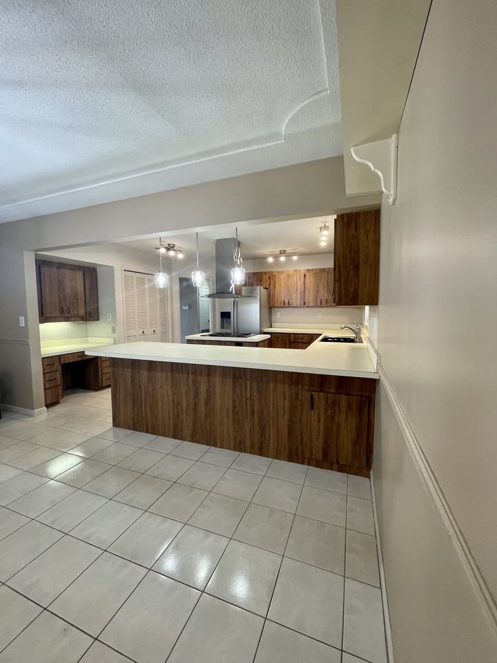 155 Se 36th Ter - Photo 3 of 13